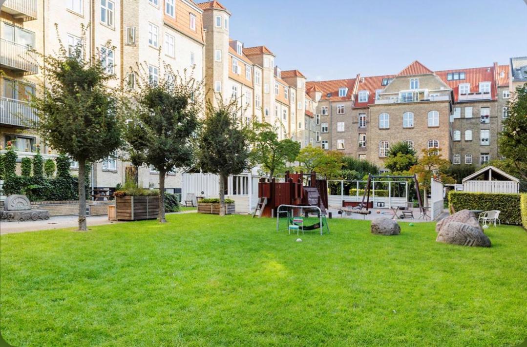 Апартаменты Frederiksberg Копенгаген Экстерьер фото
